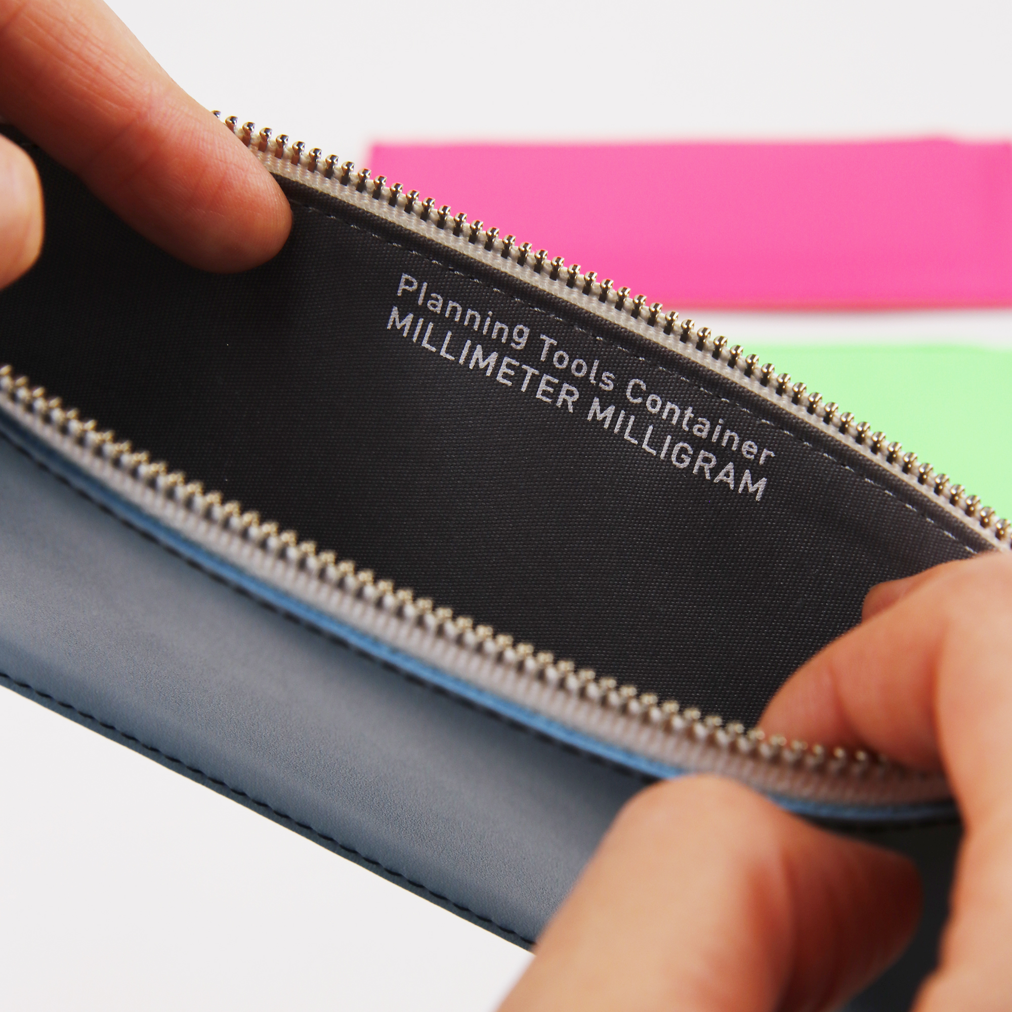 PT CONTAINER 19 blue - Image 5